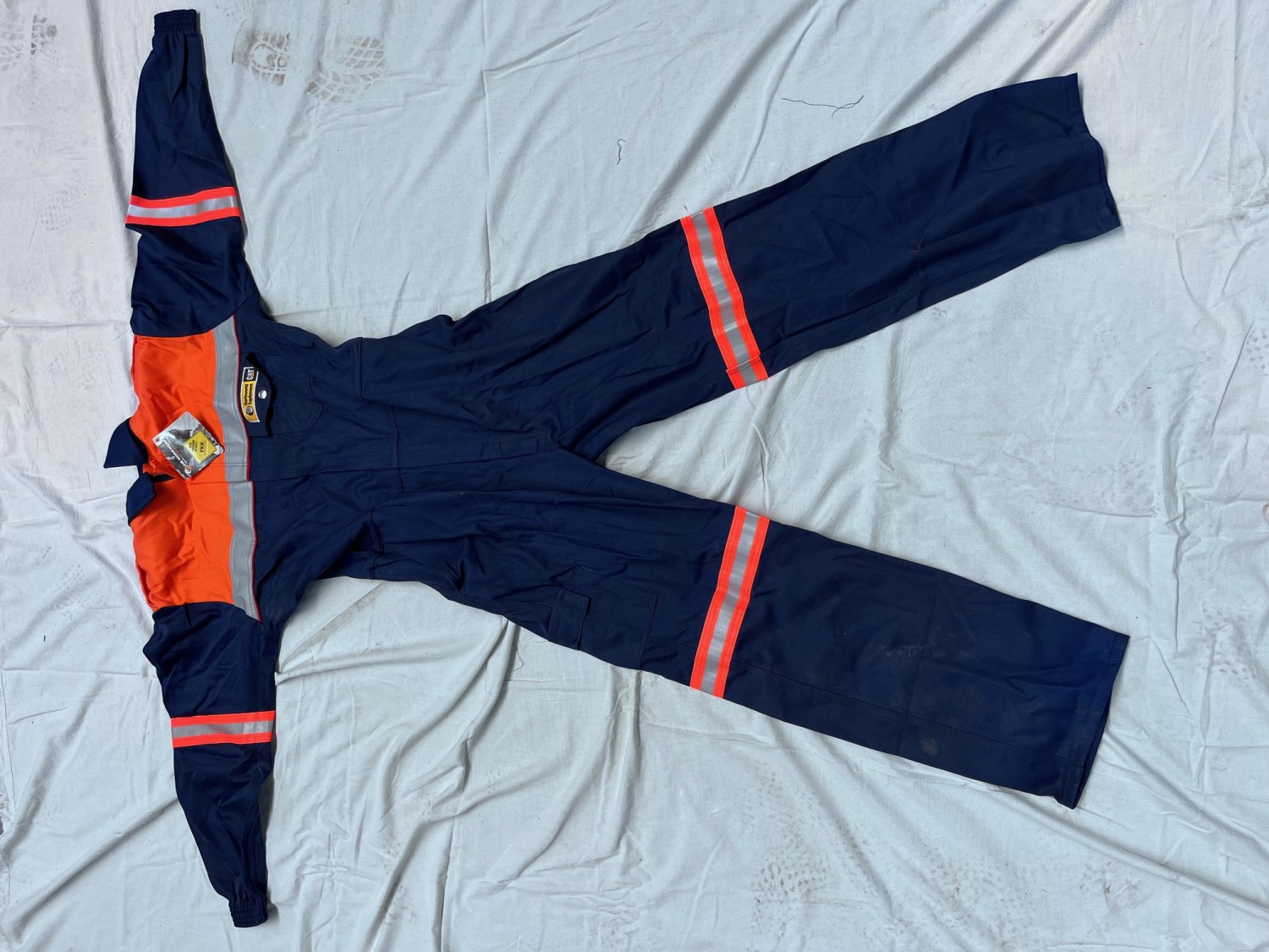 Cat Full Contisuit Size: 117/46