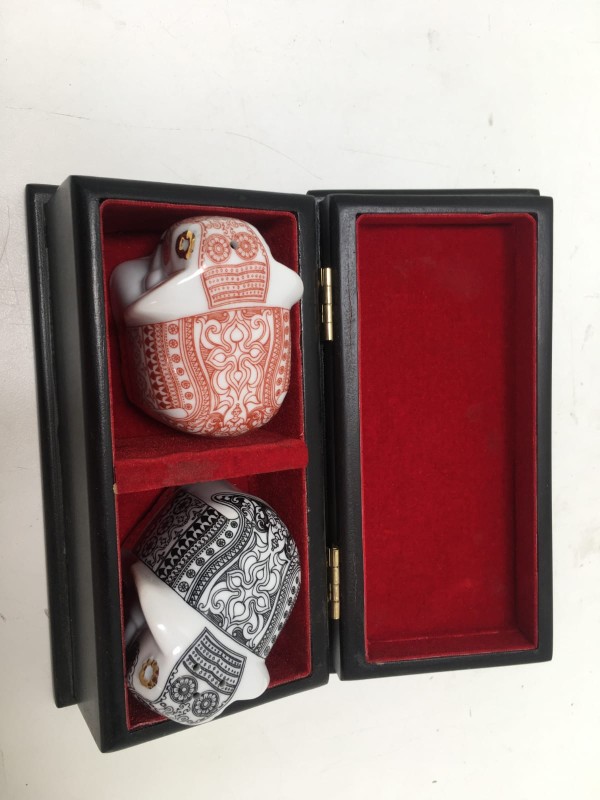 Oriental Style Salt & Pepper Set