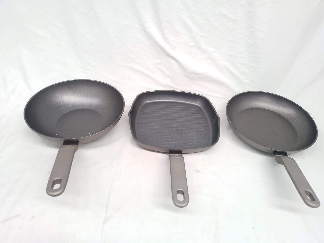 3 X Frying Pans - price per piece
