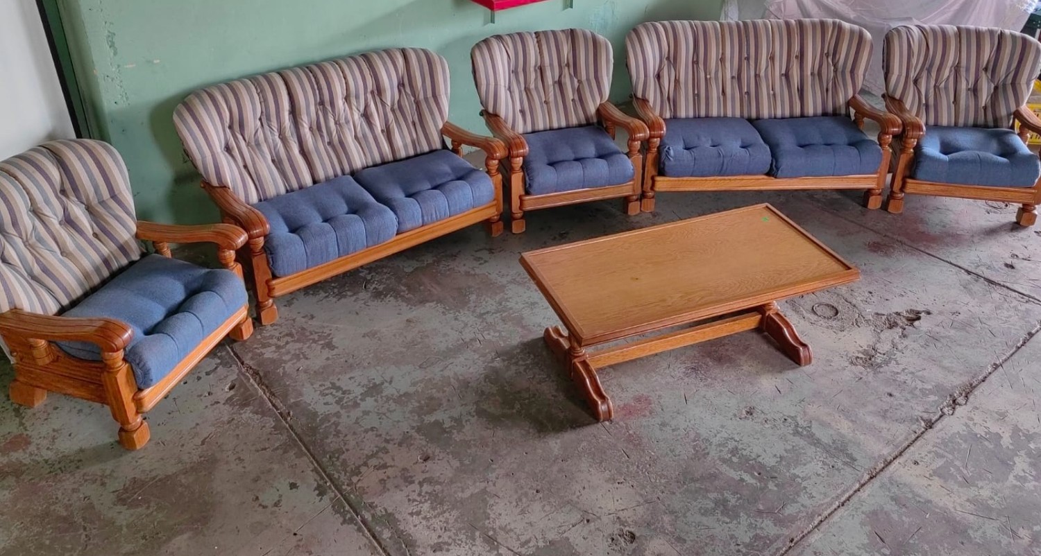Crafton Everest Couch set and coffee table
