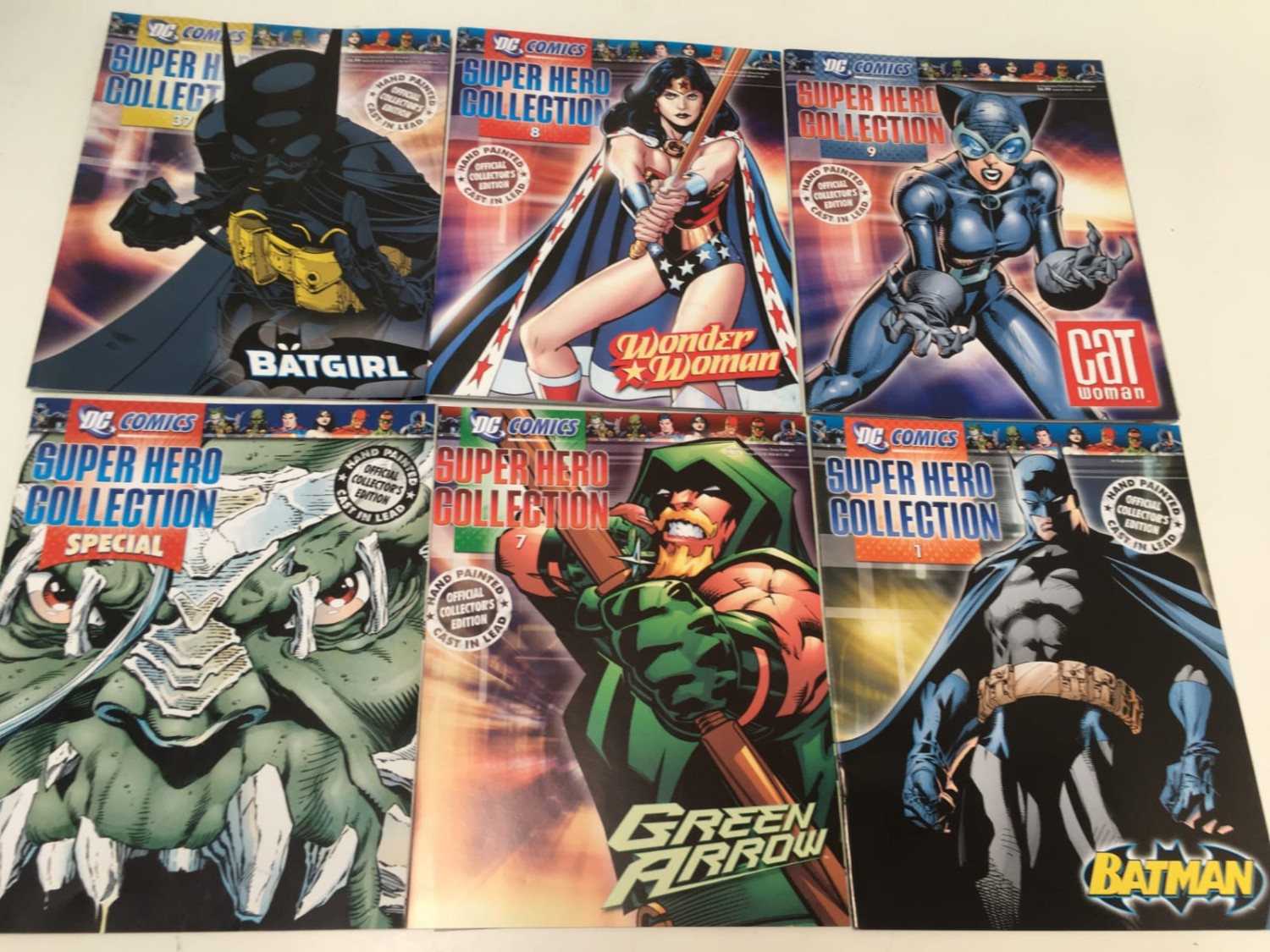 Collactable Marvel  Figurines with Magazines x 6