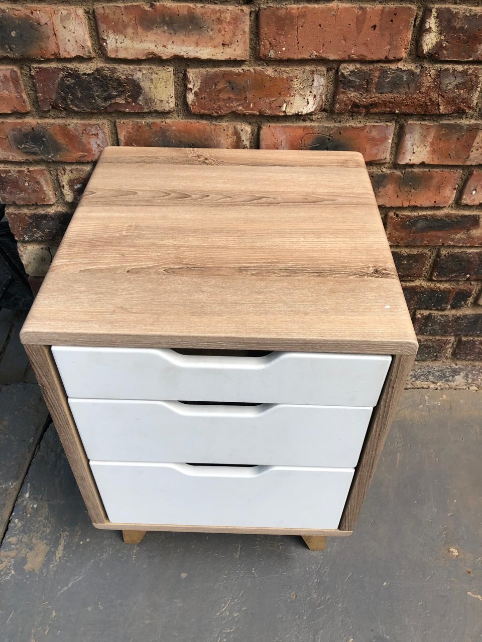 Side cabinet / Pedestal