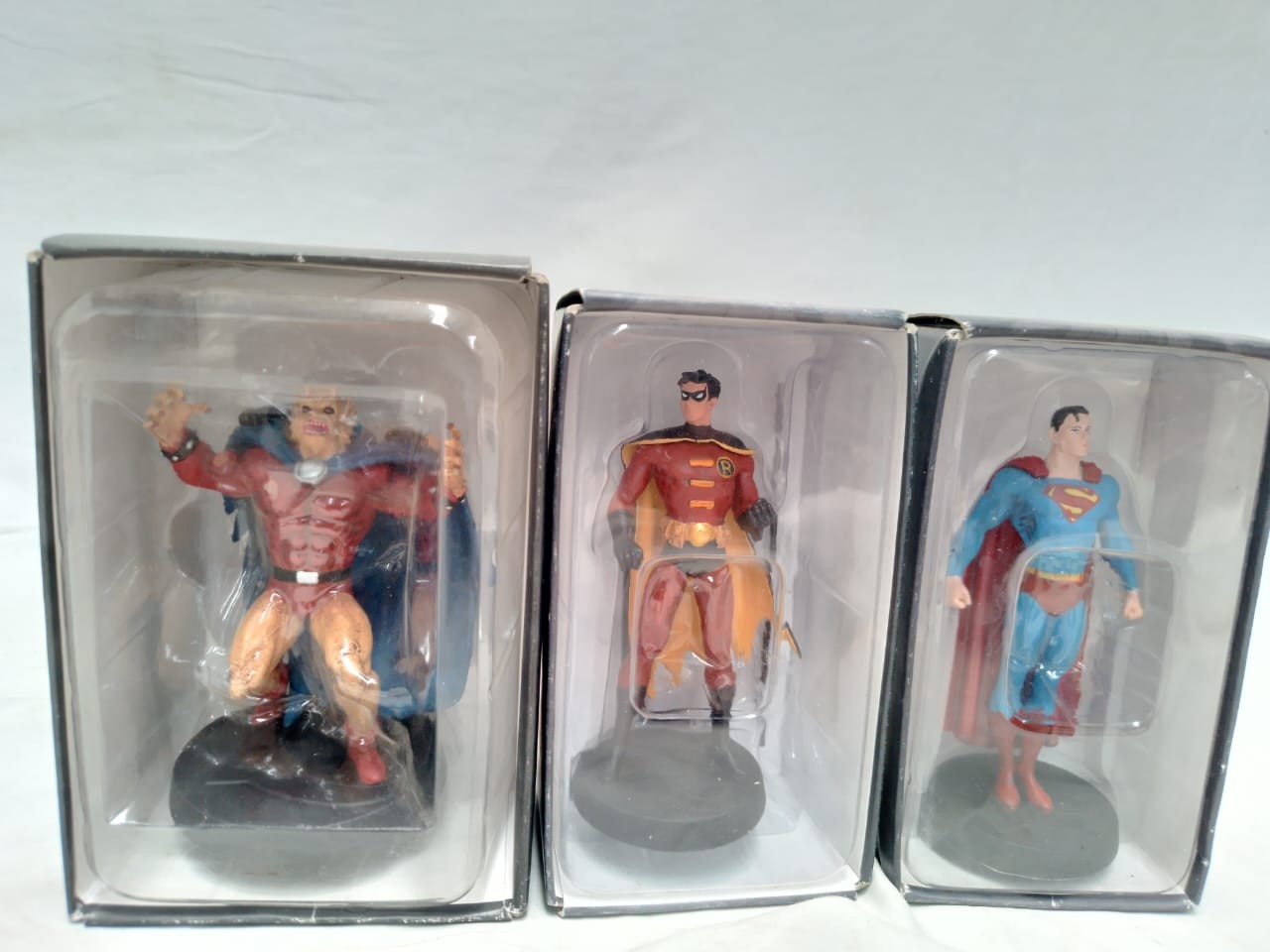 DC Super Hero Collection x 6 (Figurines and Magazines) - price per piece