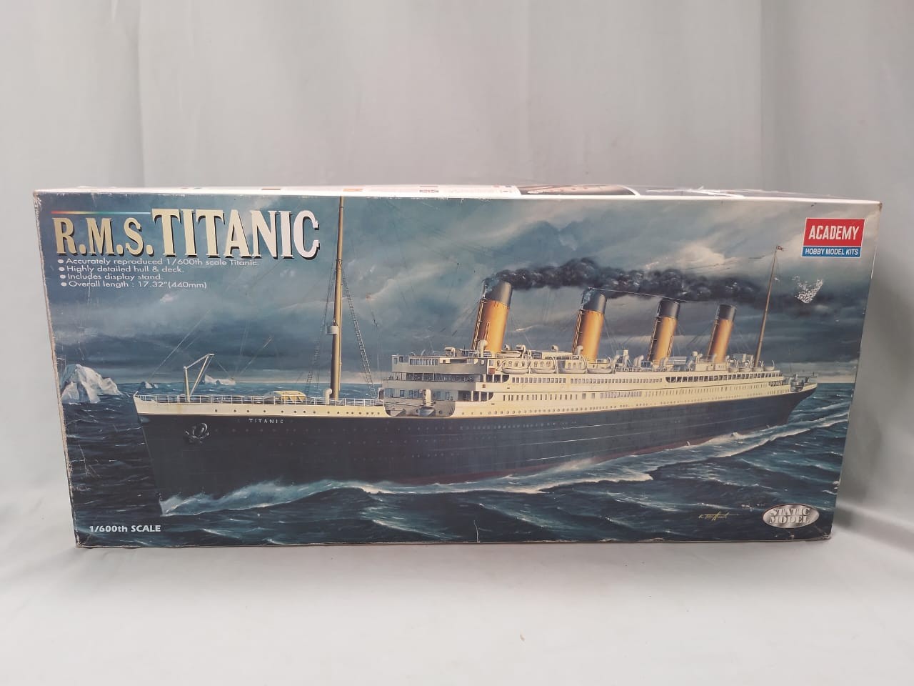 Model Ship Kit - RMS Titanic