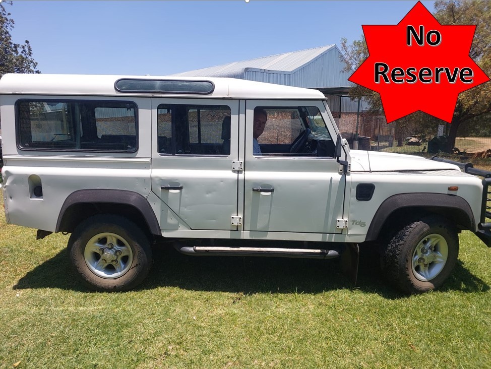 Land Rover 110 Defender Td5 5 Door