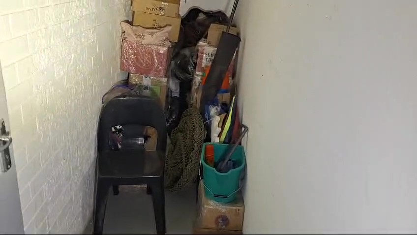 7 - Plastic Chairs Unit